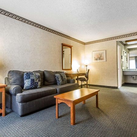 Quality Inn & Suites Silicon Valley Santa Clara Exterior foto