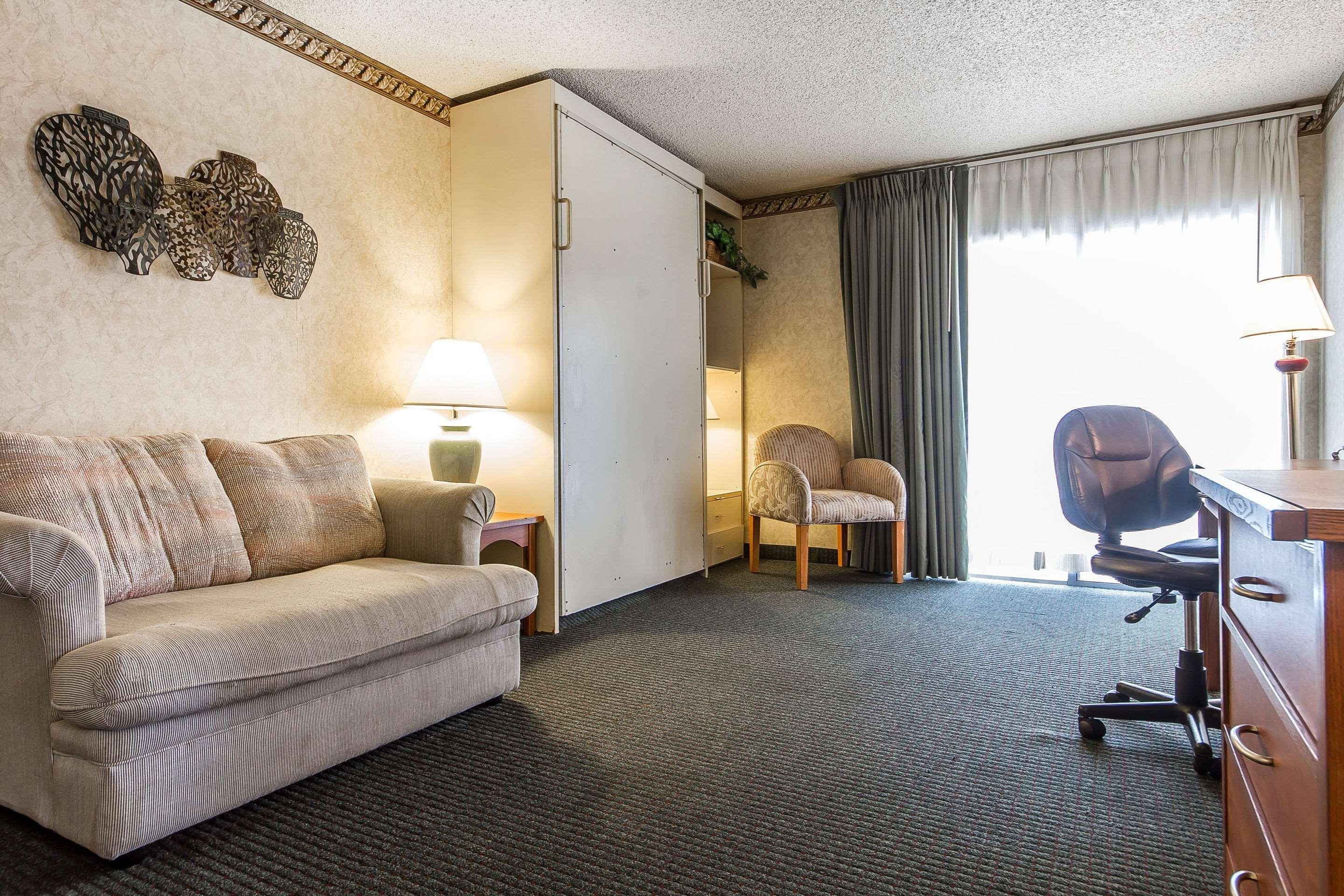 Quality Inn & Suites Silicon Valley Santa Clara Exterior foto